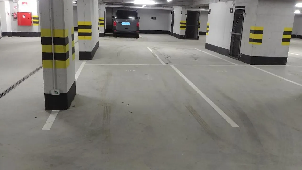 Old Town Mirror Apartment - Garage غدانسك